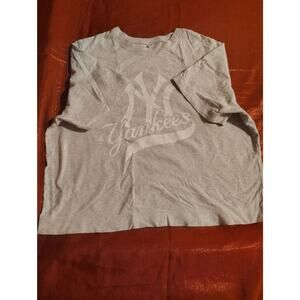 uniqlo New York Yankees T-Shirt Mens M Gray Short Sleeve Crew Neck Tee